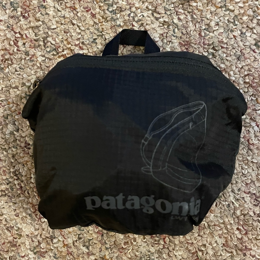 Patagonia lightweight travel sling black